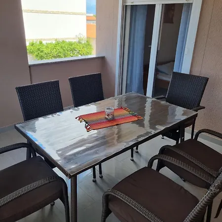 Apartman Marina Vir