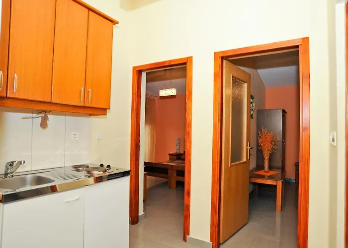 Marina Apartment Vir