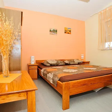 Apartman Marina Vir