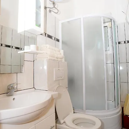 Marina Apartman Vir
