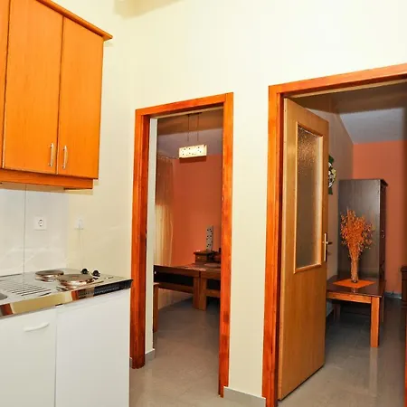 Marina Apartman Vir